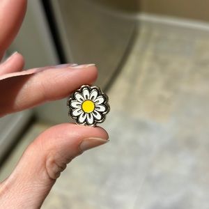JIBBITZ CROC DAISY CHARM